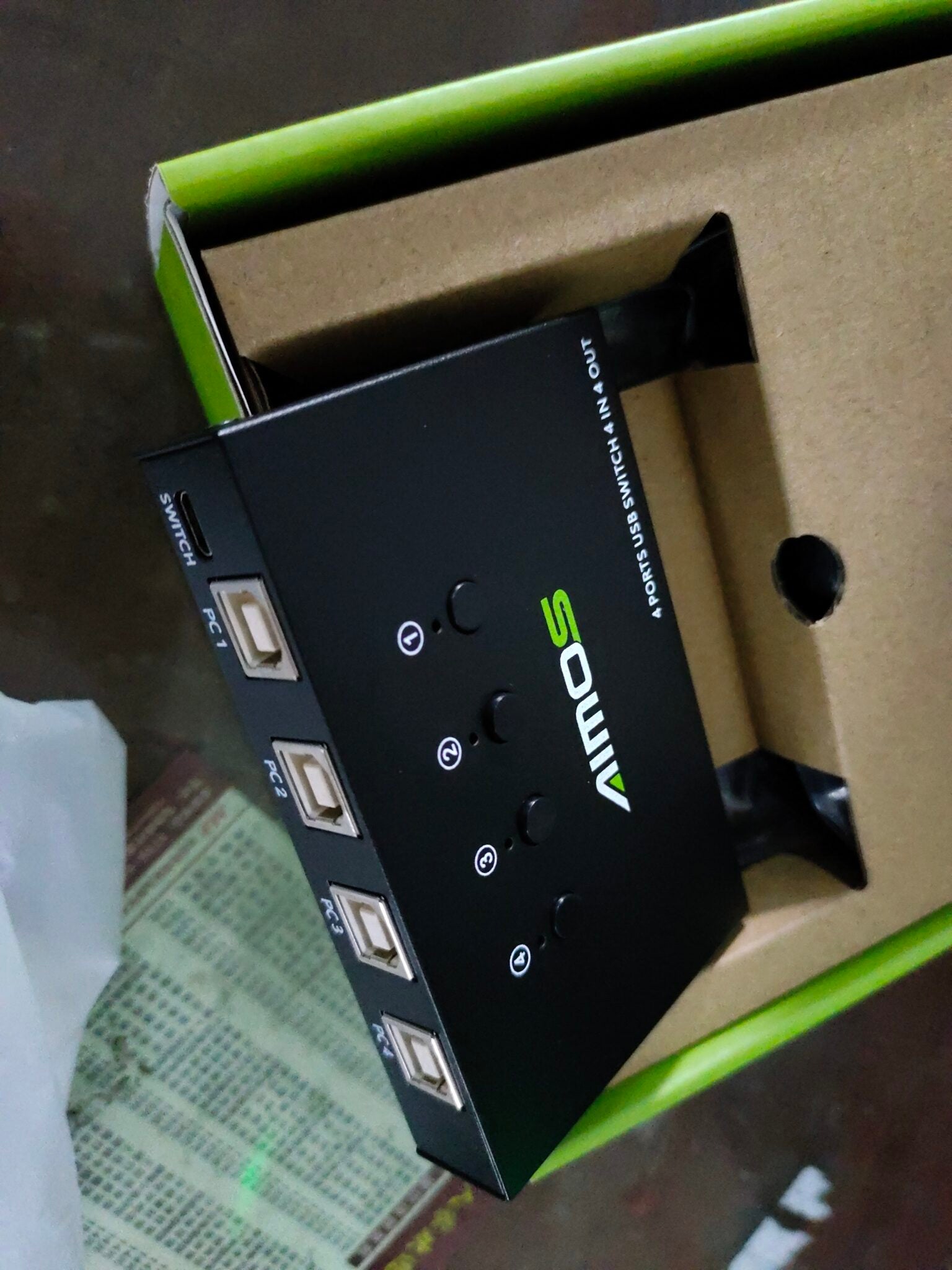 ES-Tune USB切替器 4入力4出力 PC4台用 pc切替器 USB切替器+ハブ アップルMAC対応 キーボード マウス プリンター パソコン切替器 KVMスイッチ USBケーブル4本 シンプル コンパクト 省スペース 高性能 USB切り替え機